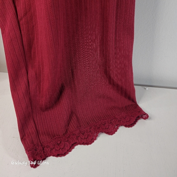 Elegant Burgundy Lace Trimmed Women's Top And Bottoms Pajamma Set✨️ - Picture 8 of 10